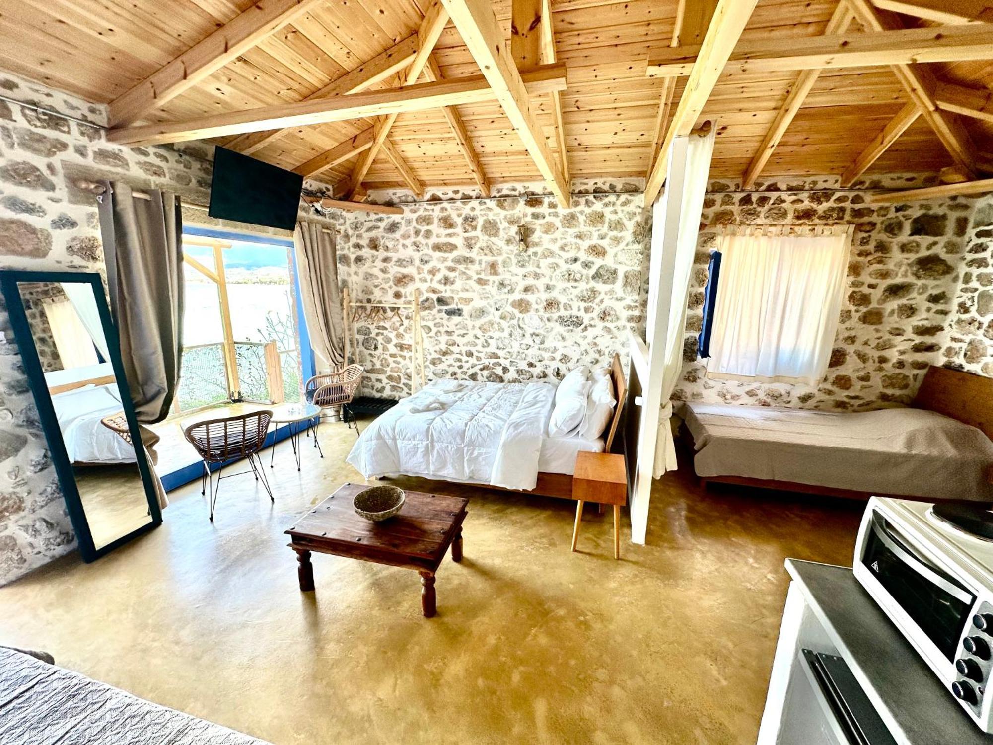 Rocksecret Edge Appartement Kalamáta Buitenkant foto